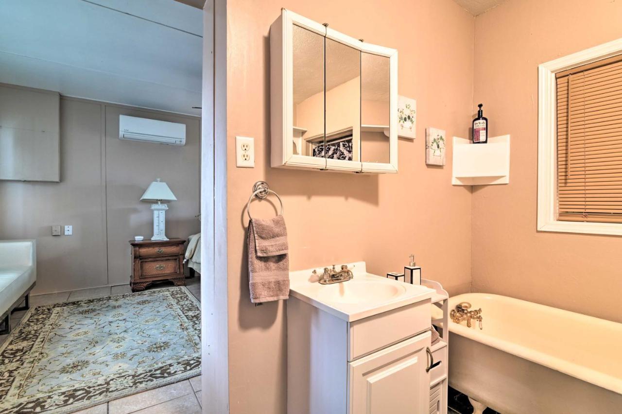 Pet-Friendly Auburndale House With Lake Views! Esterno foto