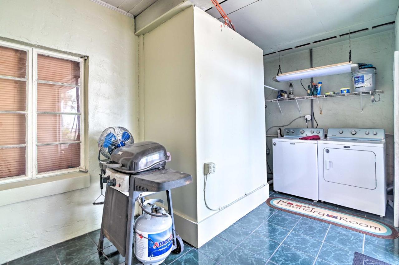 Pet-Friendly Auburndale House With Lake Views! Esterno foto